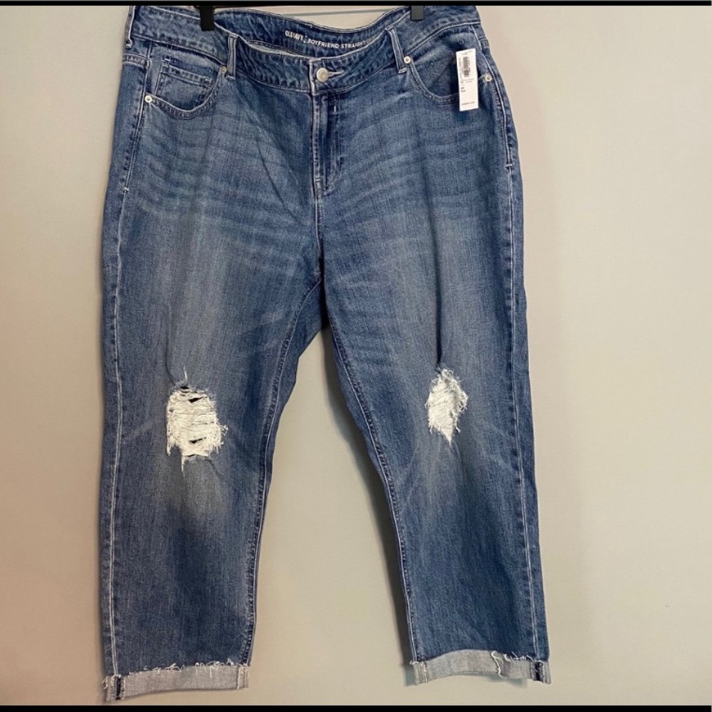 Old Navy NWT distressed cropped jeans